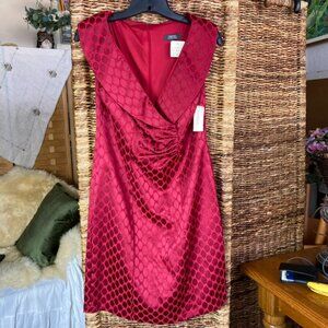 DressBarn Collection Burgundy sleeveless circle print sheath cocktail dress